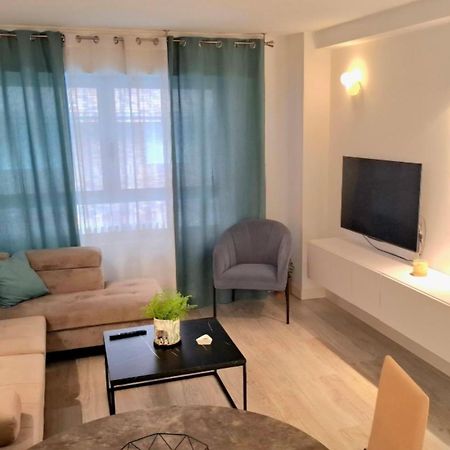 Moderno Apartamento Con Garaje Privado En El Centro De Vigo Kültér fotó