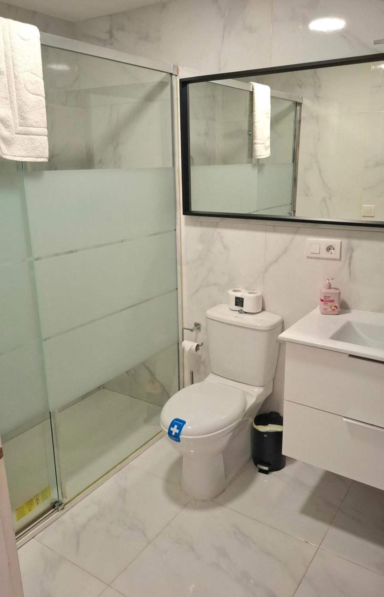 Moderno Apartamento Con Garaje Privado En El Centro De Vigo Szoba fotó